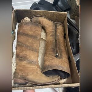 Liberty Black Round Toe Boots 7